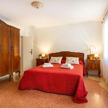 Ca' Del Gallo Terrace *